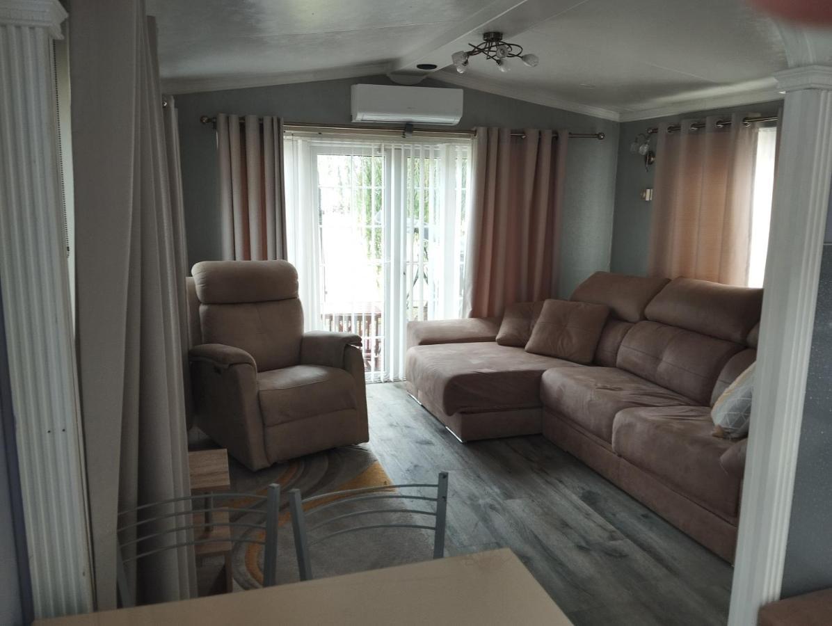 Osrodek Wypoczynkowy "Marina Rozbejko" Villa Mysliborz Ngoại thất bức ảnh